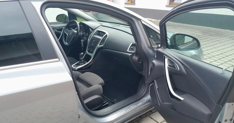 Opel Astra cena 26900 przebieg: 213000, rok produkcji 2010 z Sułkowice małe 301